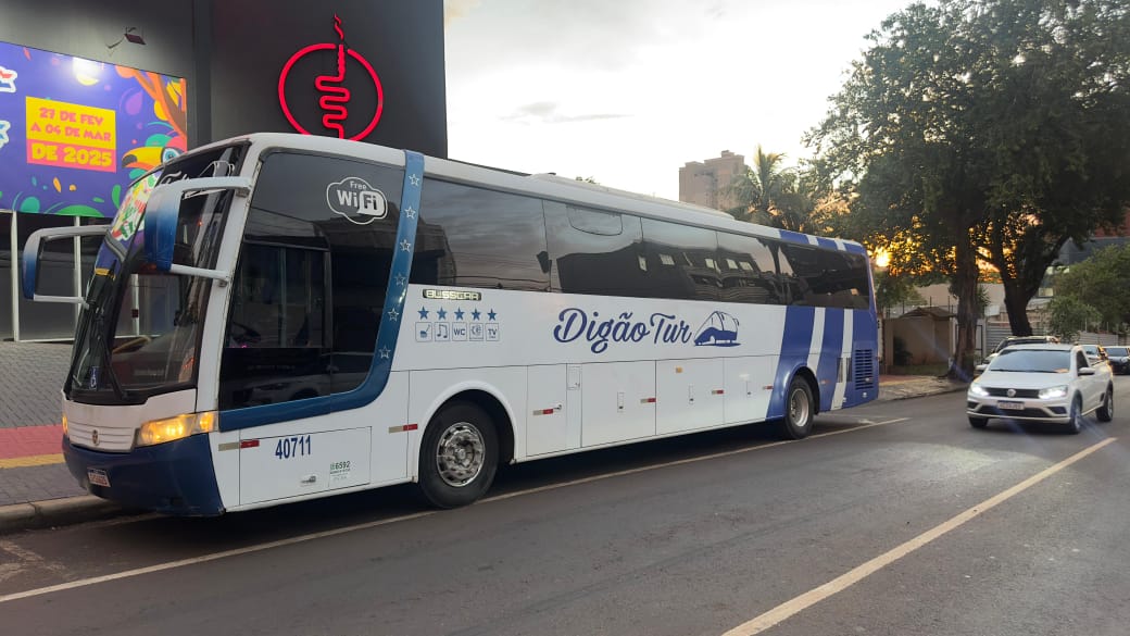 Ônibus da Digão Tur estacionado